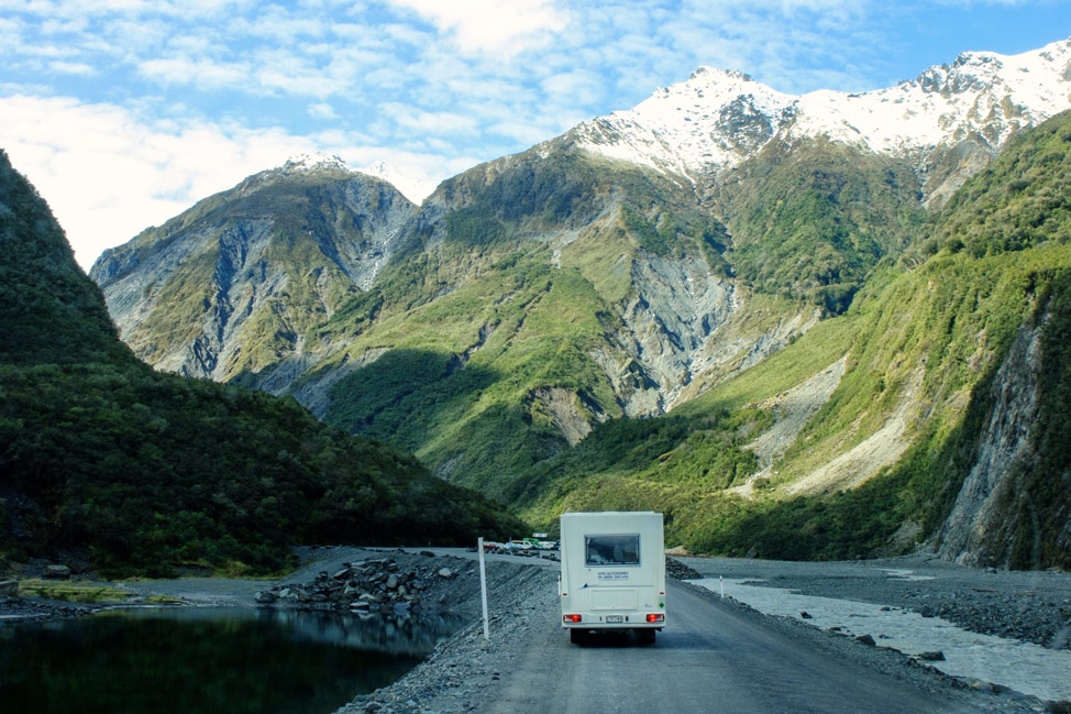 Following another campervan on the way to the Franz Josef glacier