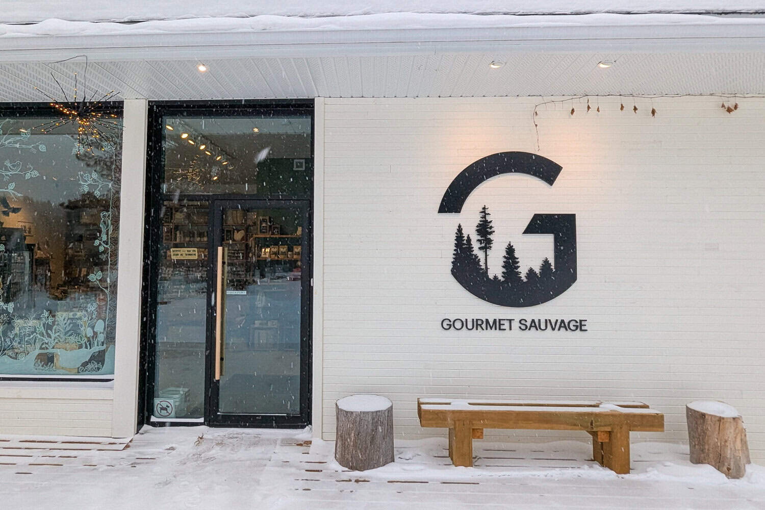 Gourmet Sauvage Exterior